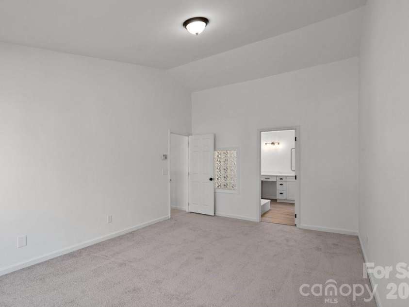 2124 Annecy Drive, Matthews, NC 28105.  MLS# CAR4336407, YatesRealty ID 2345. 