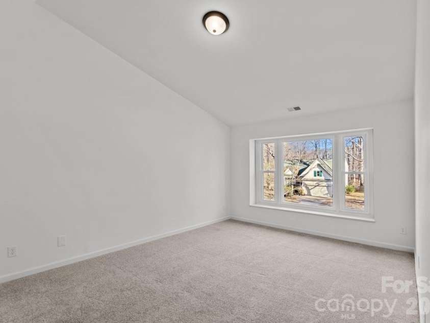 2124 Annecy Drive, Matthews, NC 28105.  MLS# CAR4336407, YatesRealty ID 2345. 