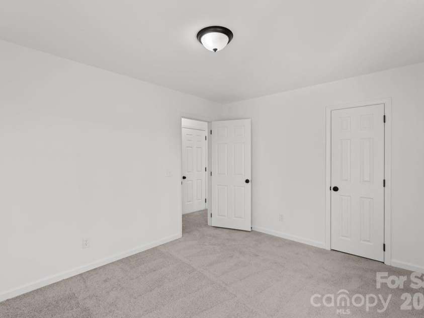 2124 Annecy Drive, Matthews, NC 28105.  MLS# CAR4336407, YatesRealty ID 2345. 