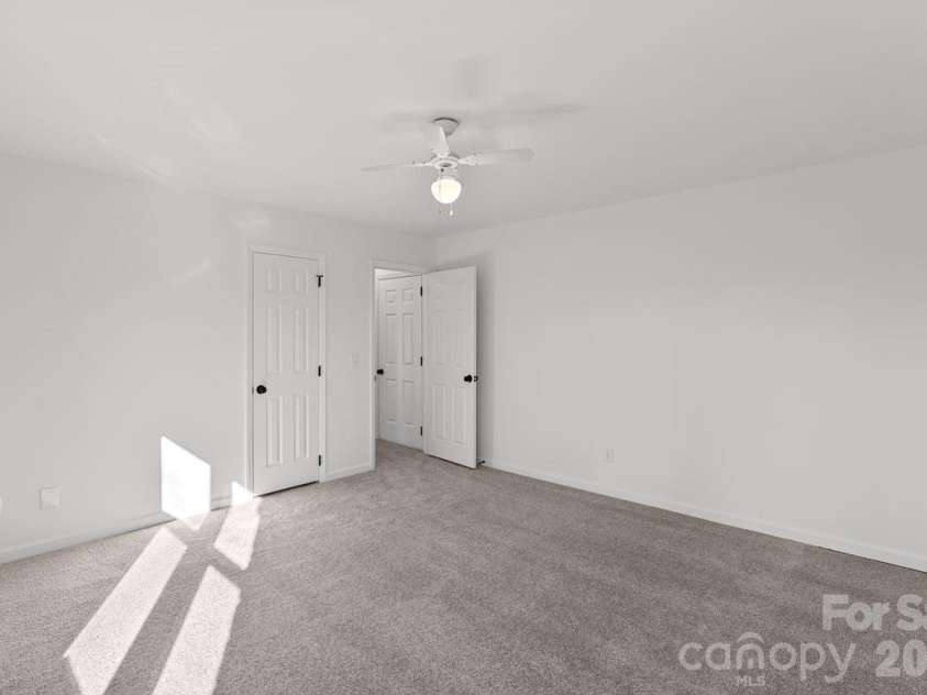 2124 Annecy Drive, Matthews, NC 28105.  MLS# CAR4336407, YatesRealty ID 2345. 