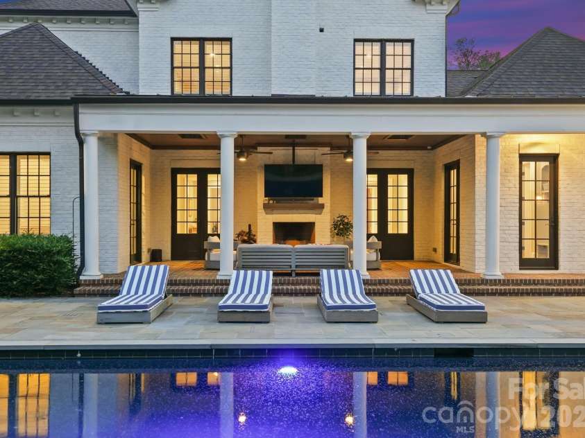 2313 Richardson Drive, Charlotte, NC 28211.  MLS# CAR4382670, YatesRealty ID 23450. 
