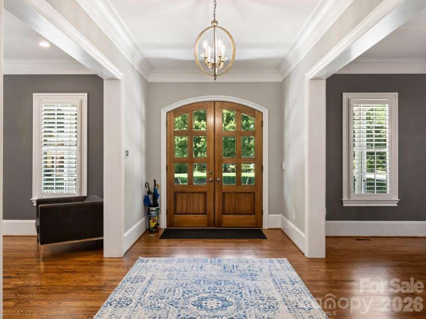 2313 Richardson Drive, Charlotte, NC 28211.  MLS# CAR4382670, YatesRealty ID 23450. Foyer