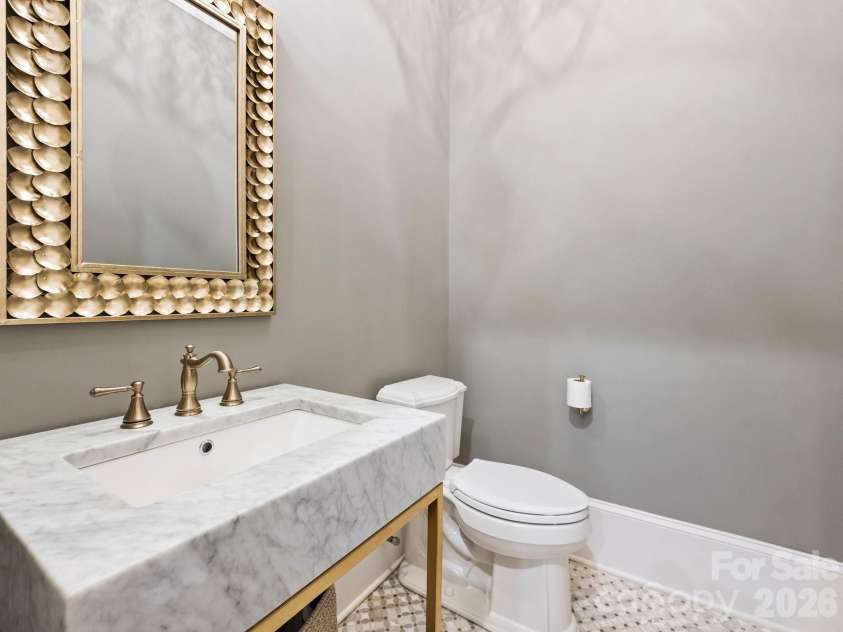 2313 Richardson Drive, Charlotte, NC 28211.  MLS# CAR4382670, YatesRealty ID 23450. Powder room