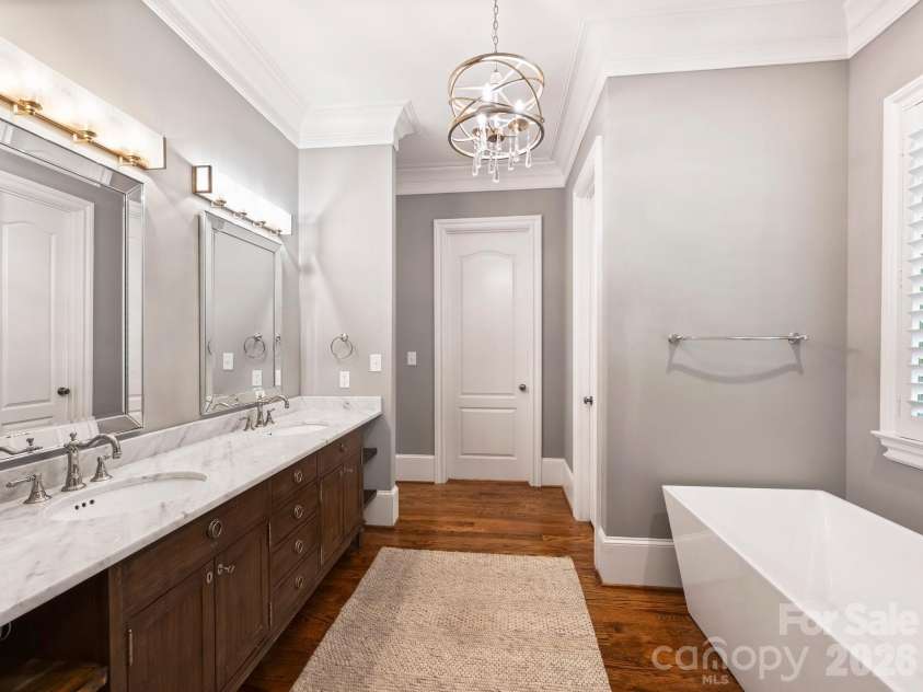2313 Richardson Drive, Charlotte, NC 28211.  MLS# CAR4382670, YatesRealty ID 23450. Primary bath