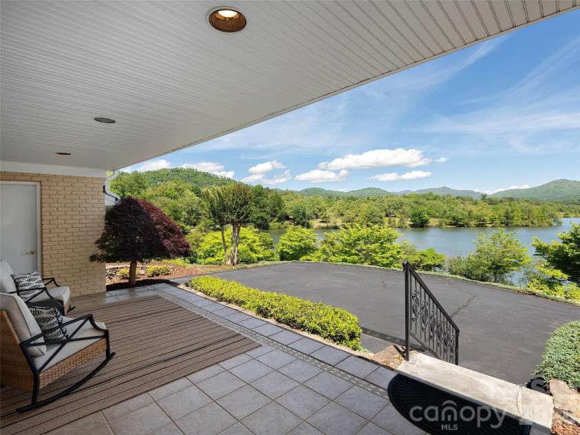 7 Glen Falls Road, Asheville, NC 28804.  MLS# CAR4377796, YatesRealty ID 23452. 