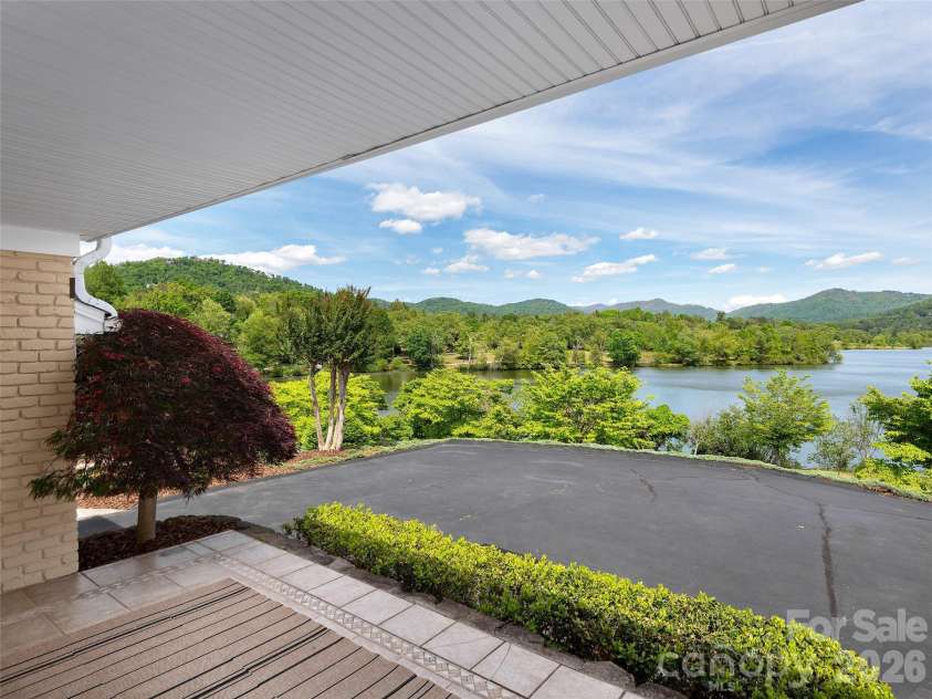 7 Glen Falls Road, Asheville, NC 28804.  MLS# CAR4377796, YatesRealty ID 23452. 