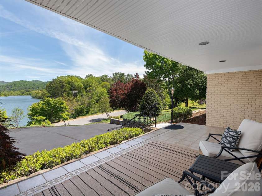 7 Glen Falls Road, Asheville, NC 28804.  MLS# CAR4377796, YatesRealty ID 23452. 
