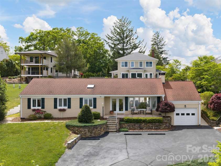 7 Glen Falls Road, Asheville, NC 28804.  MLS# CAR4377796, YatesRealty ID 23452. 