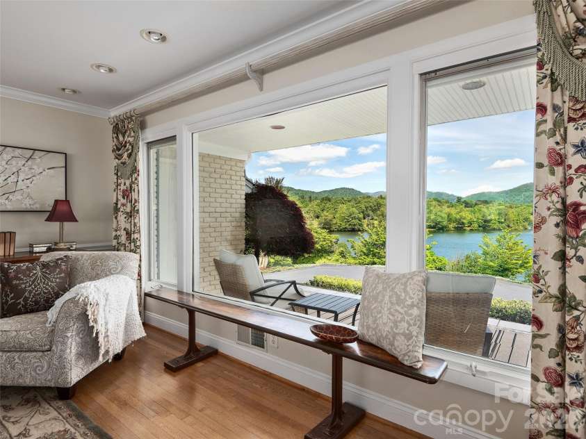 7 Glen Falls Road, Asheville, NC 28804.  MLS# CAR4377796, YatesRealty ID 23452. 