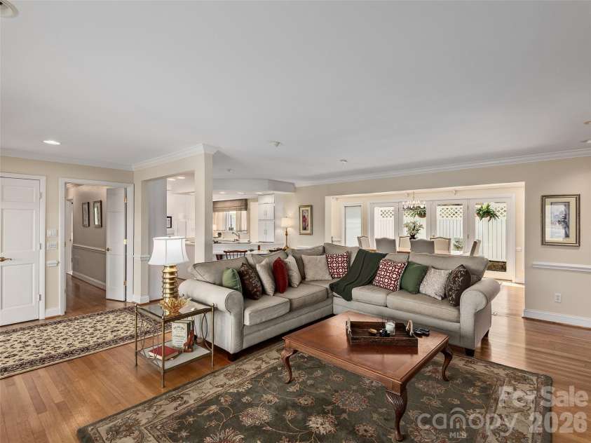 7 Glen Falls Road, Asheville, NC 28804.  MLS# CAR4377796, YatesRealty ID 23452. 