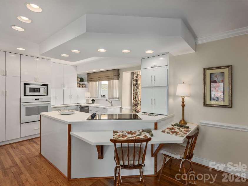 7 Glen Falls Road, Asheville, NC 28804.  MLS# CAR4377796, YatesRealty ID 23452. 