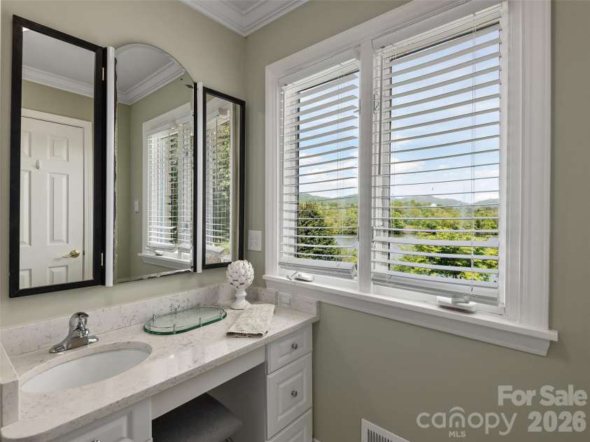 7 Glen Falls Road, Asheville, NC 28804.  MLS# CAR4377796, YatesRealty ID 23452. 
