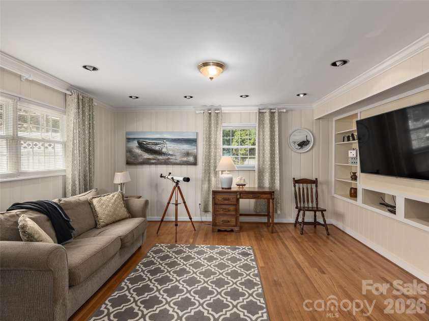 7 Glen Falls Road, Asheville, NC 28804.  MLS# CAR4377796, YatesRealty ID 23452. 