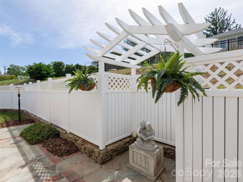 7 Glen Falls Road, Asheville, NC 28804.  MLS# CAR4377796, YatesRealty ID 23452. 