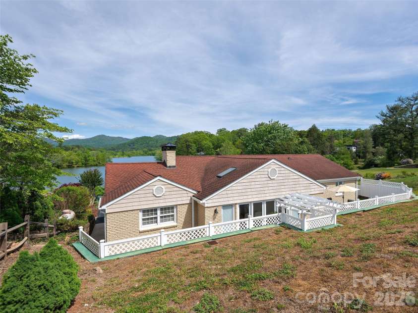 7 Glen Falls Road, Asheville, NC 28804.  MLS# CAR4377796, YatesRealty ID 23452. 