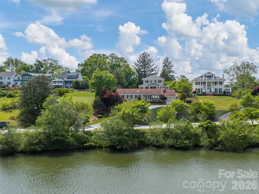 7 Glen Falls Road, Asheville, NC 28804.  MLS# CAR4377796, YatesRealty ID 23452. 