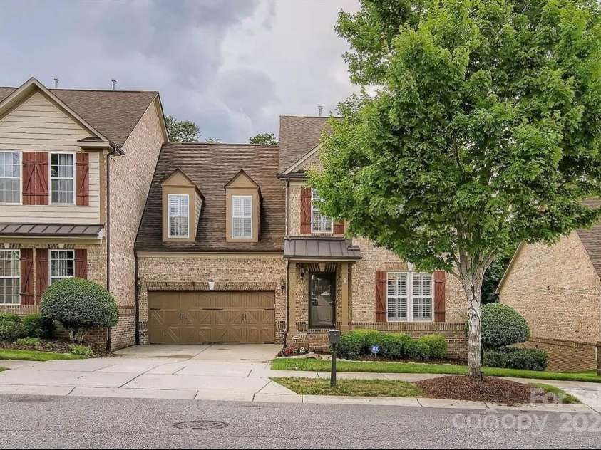 2234 Donnington Lane, Concord, NC 28027.  MLS# CAR4263064, YatesRealty ID 23453. Beautiful Modern Townhome