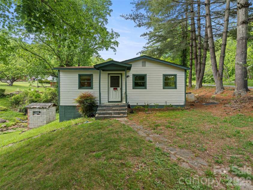 1669 Fisher Creek Road, Sylva, NC 28779.  MLS# CAR4382128, YatesRealty ID 23454. 