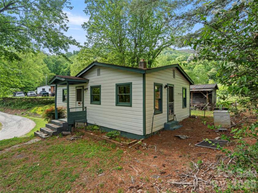 1669 Fisher Creek Road, Sylva, NC 28779.  MLS# CAR4382128, YatesRealty ID 23454. 
