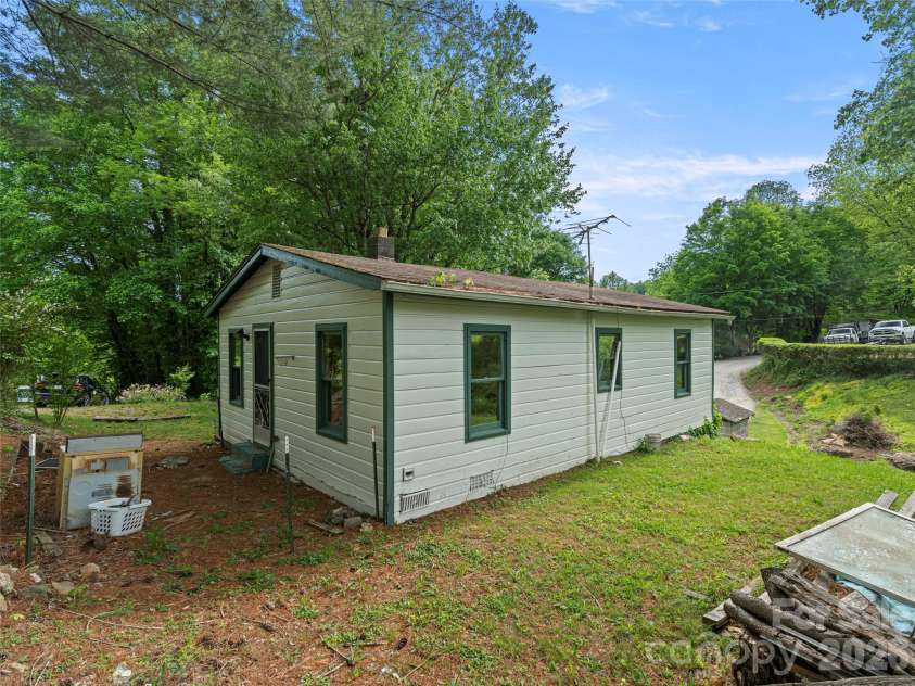 1669 Fisher Creek Road, Sylva, NC 28779.  MLS# CAR4382128, YatesRealty ID 23454. 