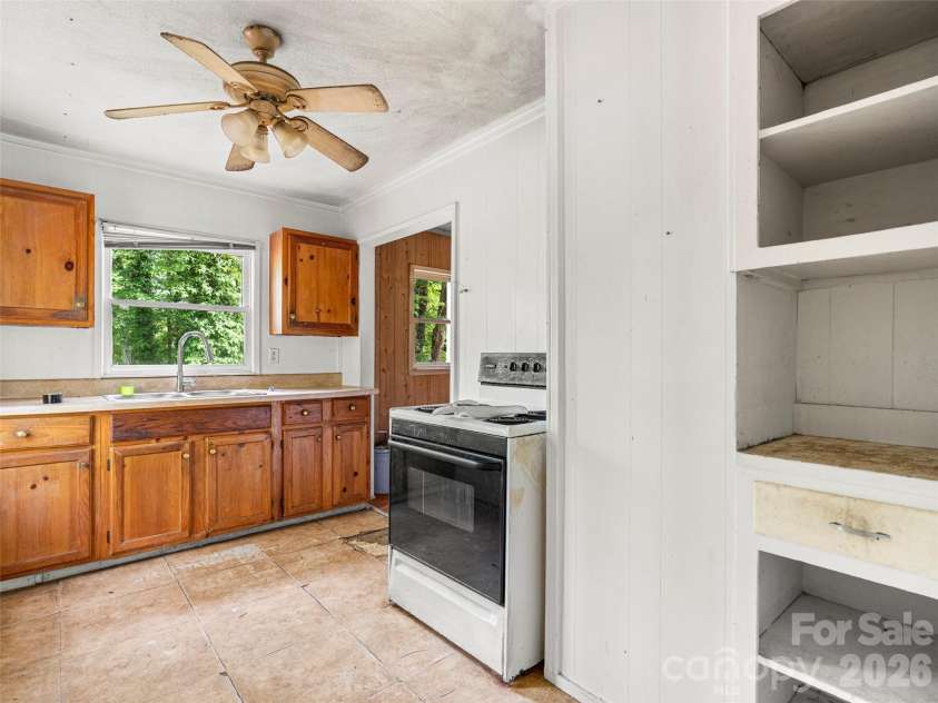 1669 Fisher Creek Road, Sylva, NC 28779.  MLS# CAR4382128, YatesRealty ID 23454. 
