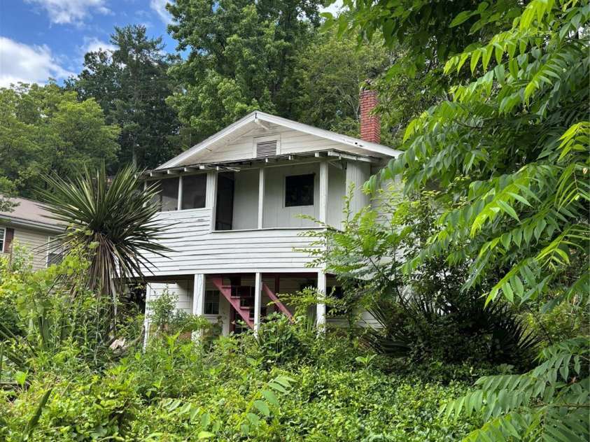 291 Walker Street, Columbus, NC 28722.  MLS# CAR4268065, YatesRealty ID 23455. 