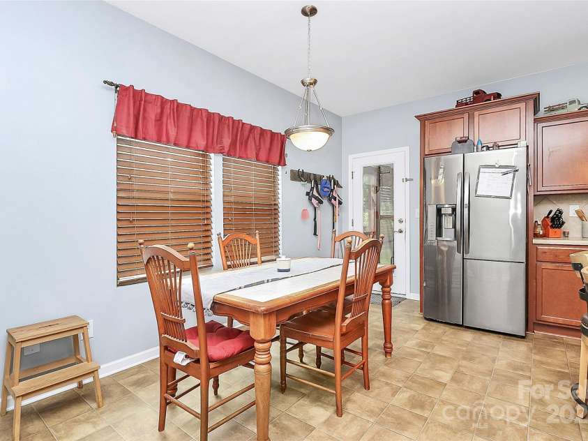 1288 Century Drive, Clover, SC 29710.  MLS# CAR4275472, YatesRealty ID 23456. Breakfast area