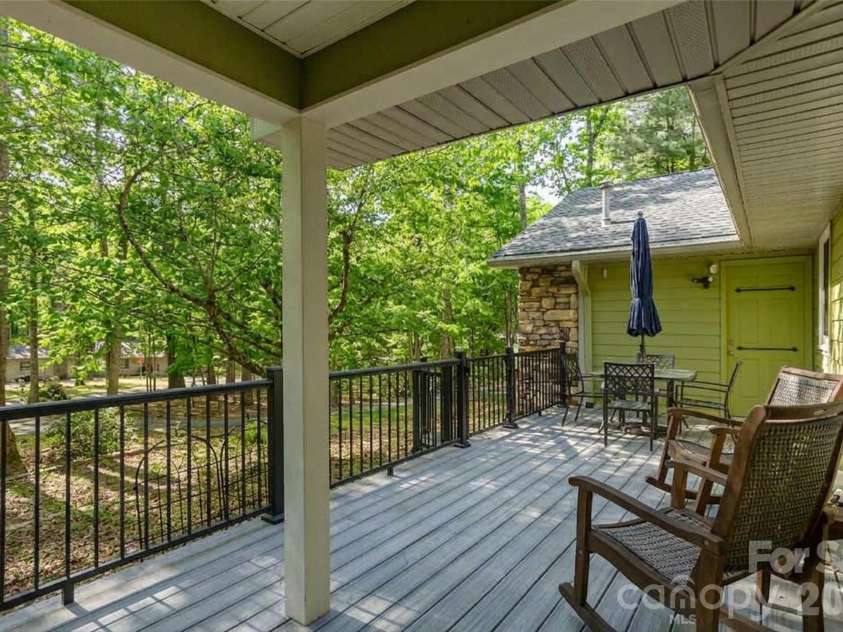 128 Camellia Way, Hendersonville, NC 28739.  MLS# CAR4404183, YatesRealty ID 23458. 