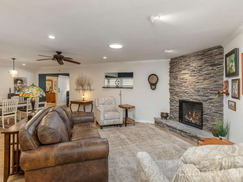 128 Camellia Way, Hendersonville, NC 28739.  MLS# CAR4404183, YatesRealty ID 23458. 