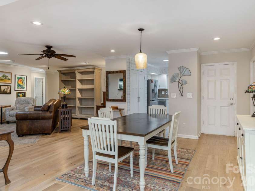 128 Camellia Way, Hendersonville, NC 28739.  MLS# CAR4404183, YatesRealty ID 23458. 