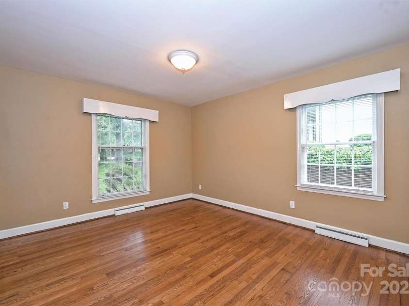 1961 Runnymede Lane, Charlotte, NC 28211.  MLS# CAR4265573, YatesRealty ID 23458. Bedroom #3