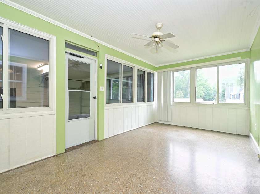 1961 Runnymede Lane, Charlotte, NC 28211.  MLS# CAR4265573, YatesRealty ID 23458. Sunroom