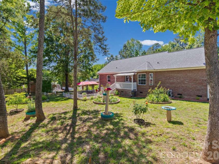 208 Victoria Circle, York, SC 29745.  MLS# CAR4381386, YatesRealty ID 23459. 