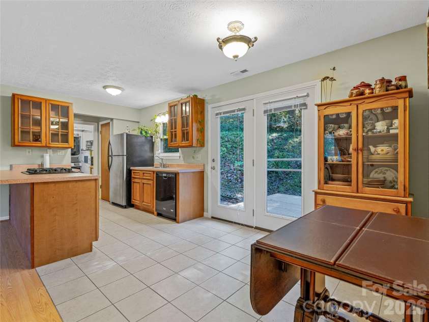 5 West Cove Street, Weaverville, NC 28787.  MLS# CAR4310907, YatesRealty ID 2346. 