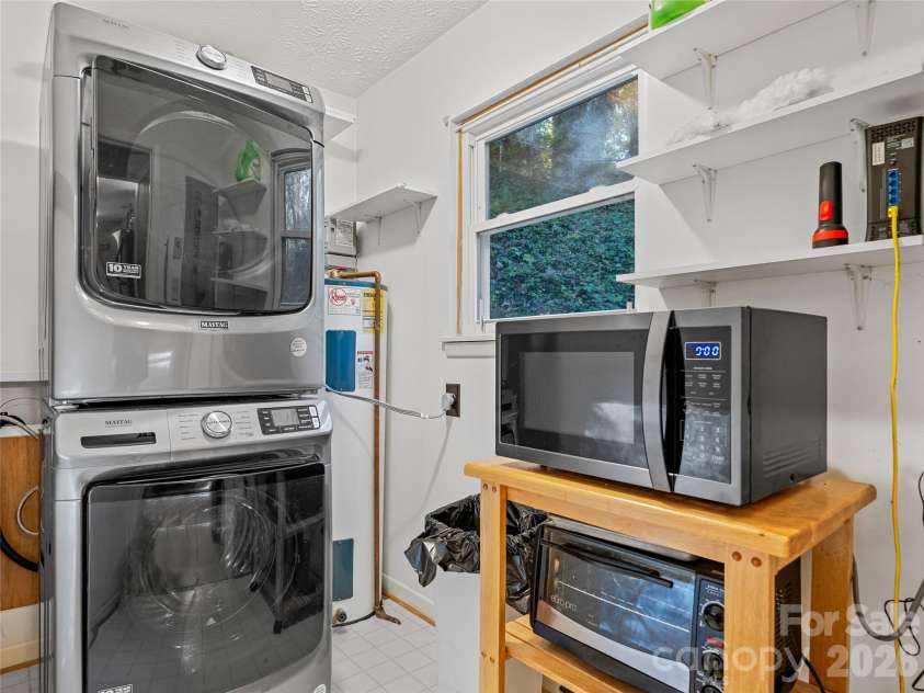 5 West Cove Street, Weaverville, NC 28787.  MLS# CAR4310907, YatesRealty ID 2346. Mud room laundry entry