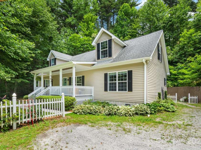 104 Jurassic Drive, Cashiers, NC 28717.  MLS# CAR4276823, YatesRealty ID 23460. 