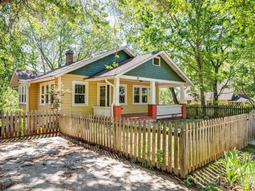 32 Swannanoa Avenue, Asheville, NC 28806.  MLS# CAR4365833, YatesRealty ID 23460. 