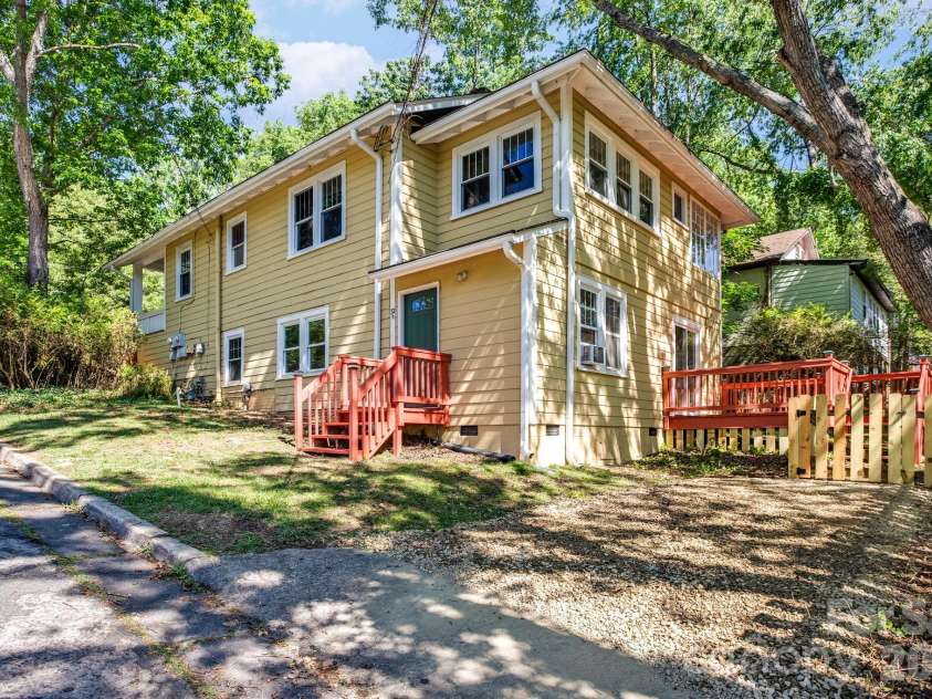 32 Swannanoa Avenue, Asheville, NC 28806.  MLS# CAR4365833, YatesRealty ID 23460. 