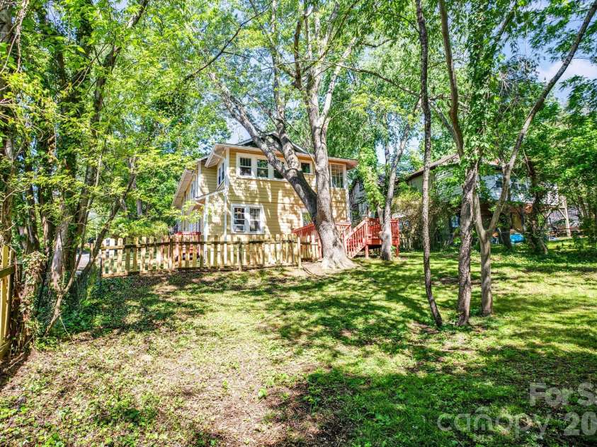 32 Swannanoa Avenue, Asheville, NC 28806.  MLS# CAR4365833, YatesRealty ID 23460. 