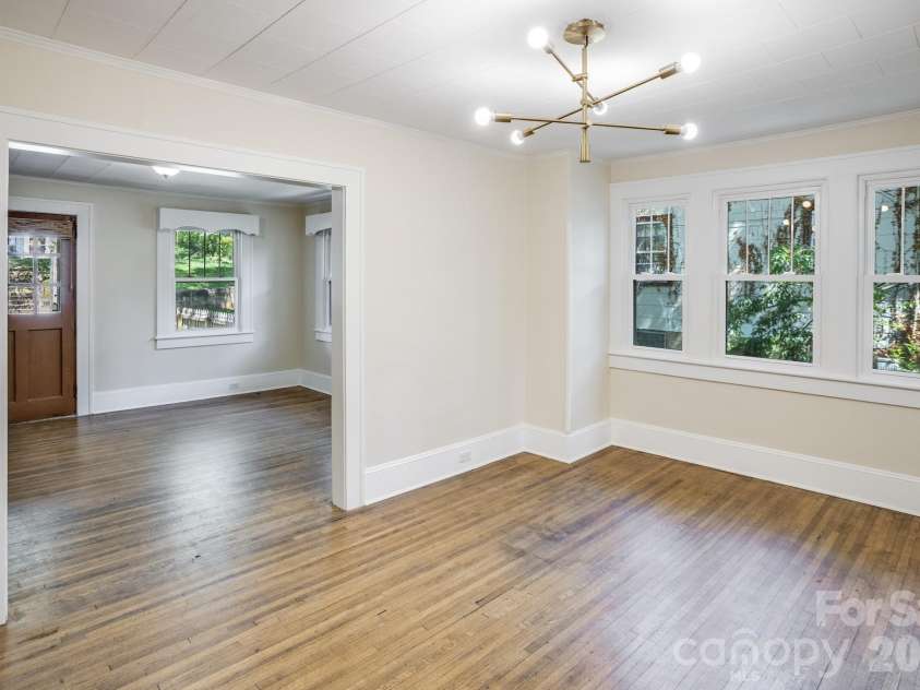 32 Swannanoa Avenue, Asheville, NC 28806.  MLS# CAR4365833, YatesRealty ID 23460. 