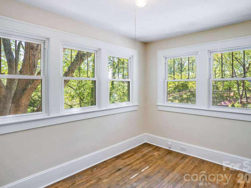 32 Swannanoa Avenue, Asheville, NC 28806.  MLS# CAR4365833, YatesRealty ID 23460. 