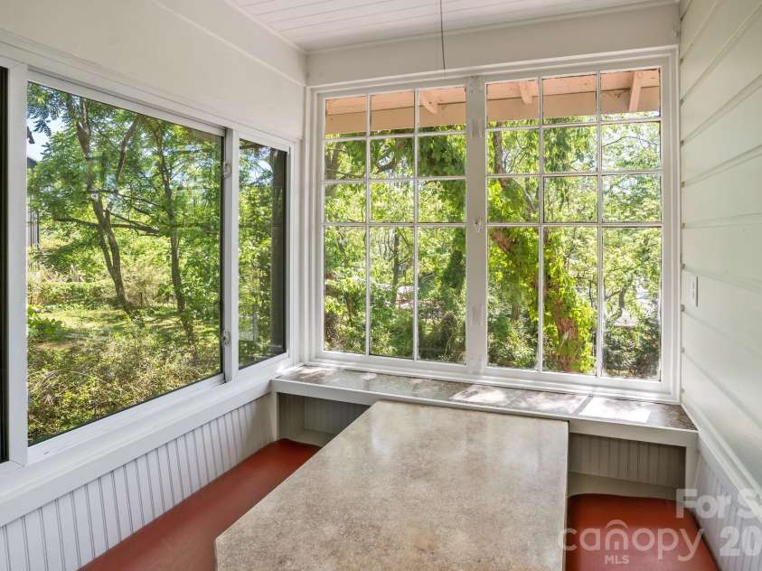 32 Swannanoa Avenue, Asheville, NC 28806.  MLS# CAR4365833, YatesRealty ID 23460. 