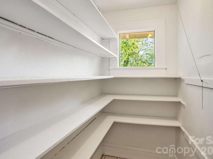 32 Swannanoa Avenue, Asheville, NC 28806.  MLS# CAR4365833, YatesRealty ID 23460. 