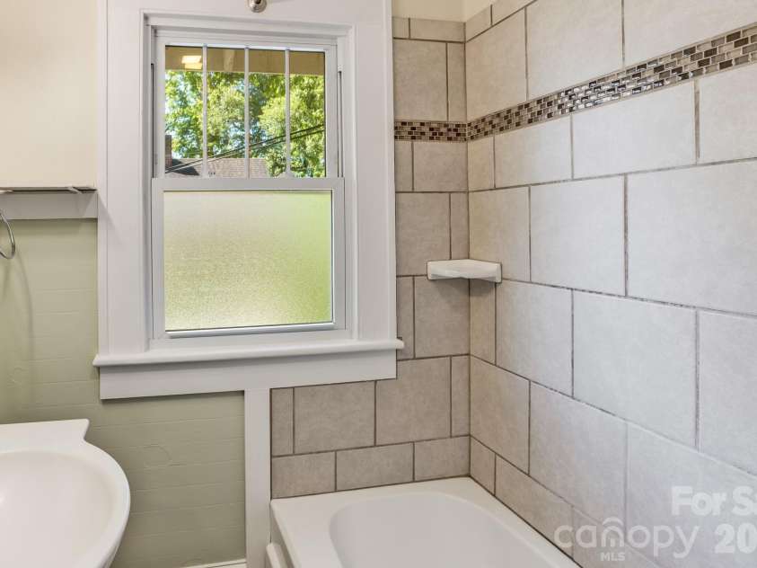 32 Swannanoa Avenue, Asheville, NC 28806.  MLS# CAR4365833, YatesRealty ID 23460. 