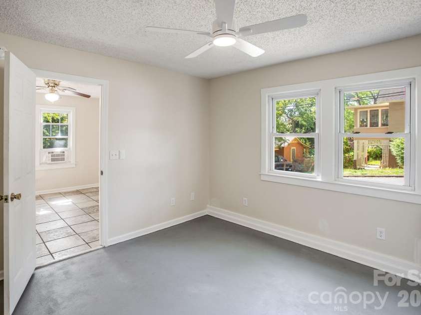 32 Swannanoa Avenue, Asheville, NC 28806.  MLS# CAR4365833, YatesRealty ID 23460. 