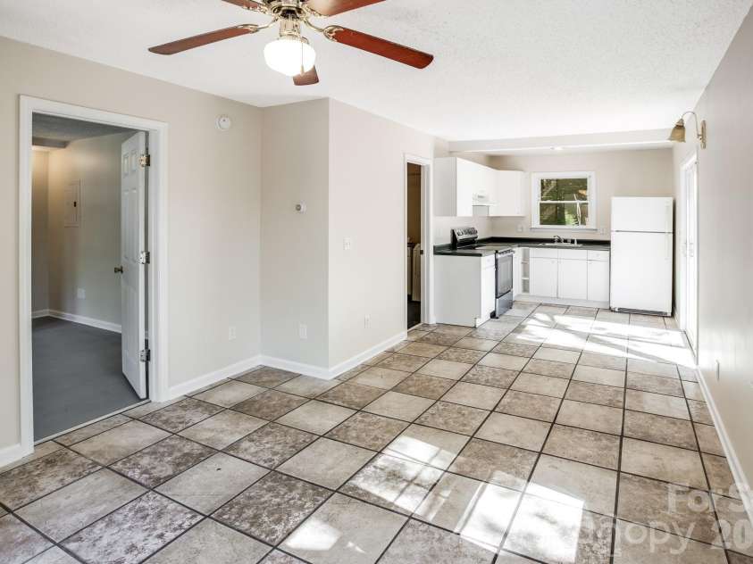 32 Swannanoa Avenue, Asheville, NC 28806.  MLS# CAR4365833, YatesRealty ID 23460. 