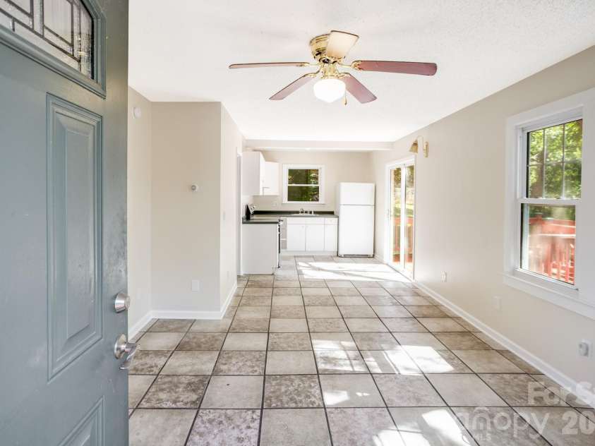 32 Swannanoa Avenue, Asheville, NC 28806.  MLS# CAR4365833, YatesRealty ID 23460. Separate apartment living area