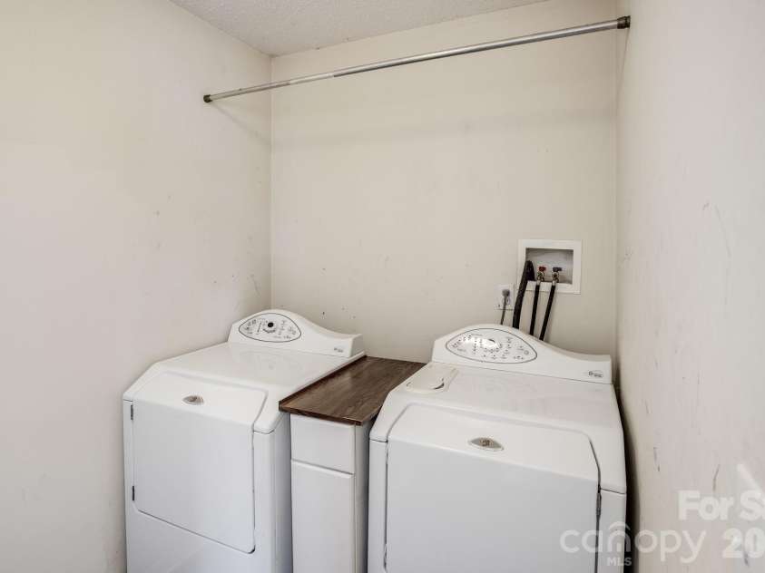 32 Swannanoa Avenue, Asheville, NC 28806.  MLS# CAR4365833, YatesRealty ID 23460. Separate laundry 