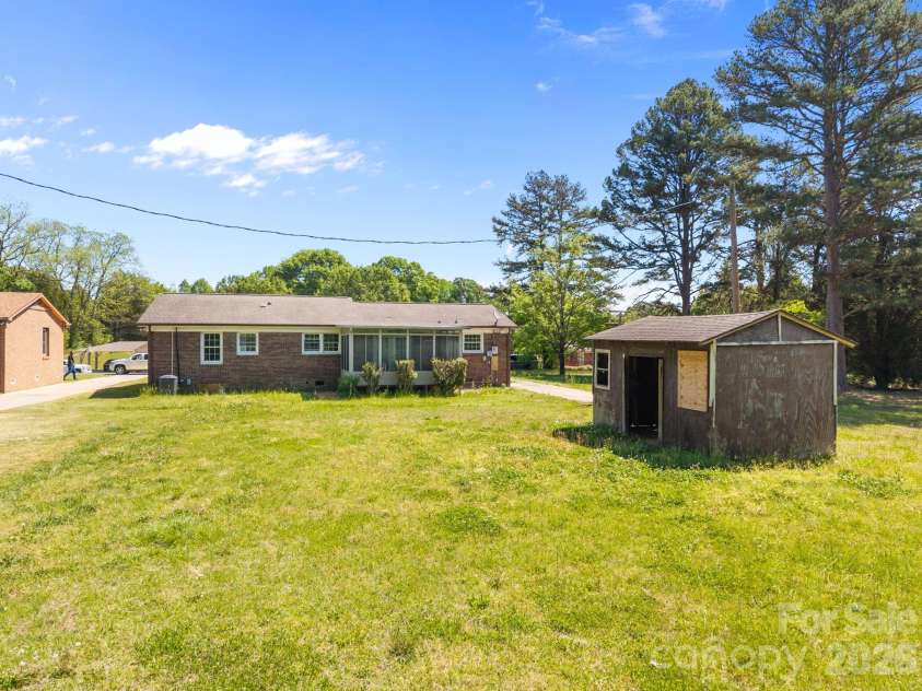 165 Hawkins Loop, Salisbury, NC 28144.  MLS# CAR4372654, YatesRealty ID 23461. 