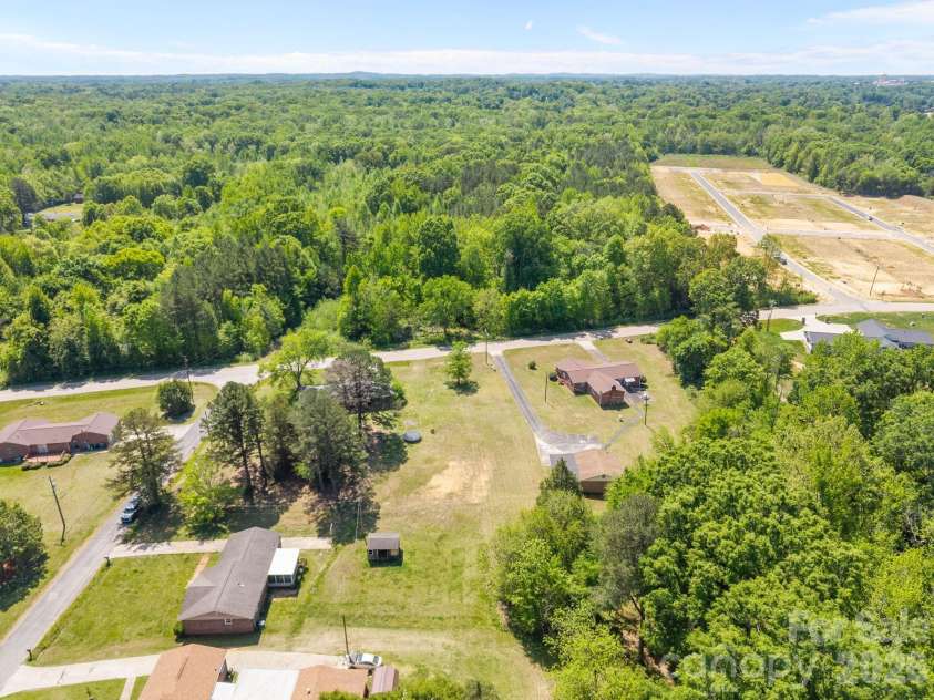 165 Hawkins Loop, Salisbury, NC 28144.  MLS# CAR4372654, YatesRealty ID 23461. 